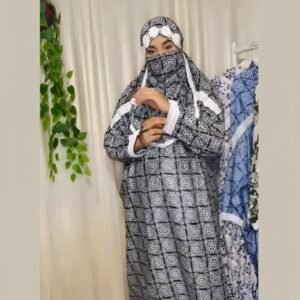 কালো বাটিক প্রিন্ট